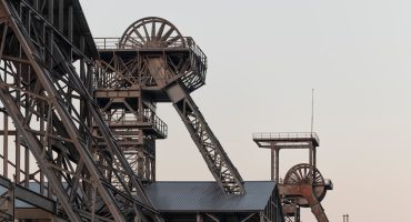 Spot-vs-long-term-steel-contracts