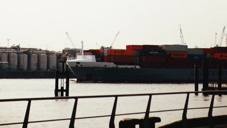 Port-construction-with-steel-pipes