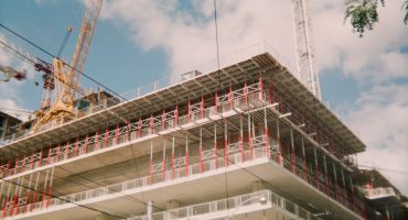 Use-of-scaffolding-pipes-in-construction