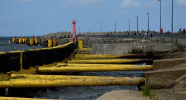 Port-construction-with-steel-pipes